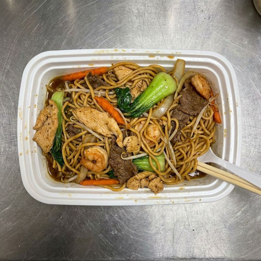 4V. Lomen with Choice of Meat (Chicken, Beef, Pork, Combo or Shrimp)